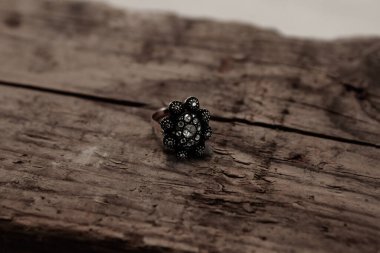 Elmas Mücevherler ve Moda Mücevherleri