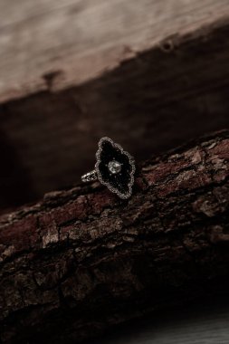 Elmas Mücevherler ve Moda Mücevherleri