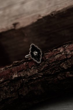 Elmas Mücevherler ve Moda Mücevherleri