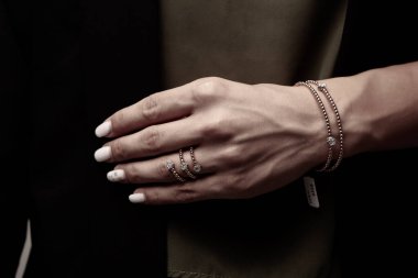 Elmas Mücevherler ve Moda Mücevherleri