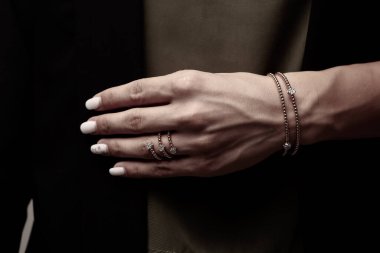 Elmas Mücevherler ve Moda Mücevherleri