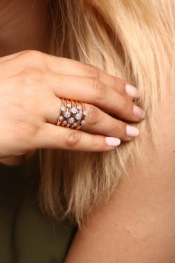 Elmas Mücevherler ve Moda Mücevherleri