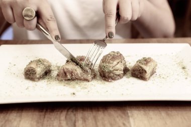 Geleneksel hindistancevizli tatlı baklavası. Ev yapımı fındıklı ve ballı baklava..