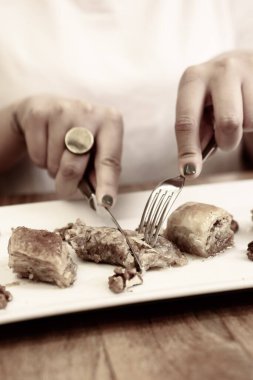 Geleneksel hindistancevizli tatlı baklavası. Ev yapımı fındıklı ve ballı baklava..