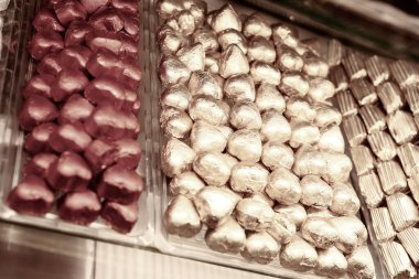 bir sürü değişik çikolatalı pralin