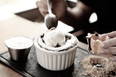 dondurma çikolatalı sufle