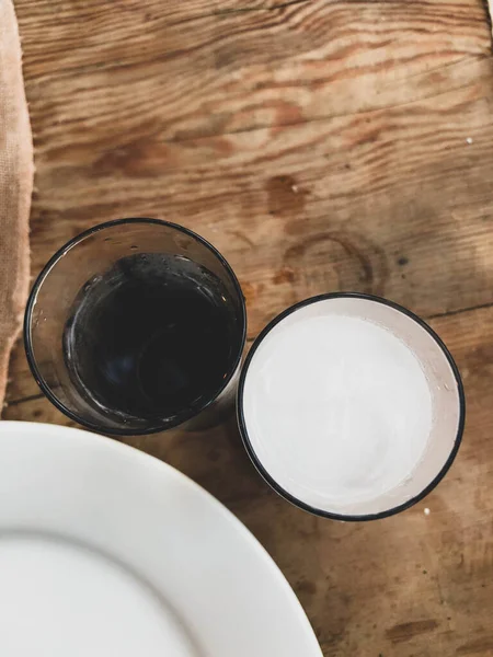 Turecký Řecký Tradiční Jídelnový Stůl Speciálním Alkohololem Nápoj Raki Ouzo — Stock fotografie