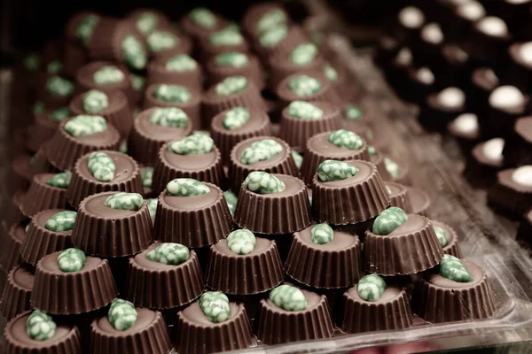 Mnoho Různých Čokoládové Pralinky — Stock fotografie