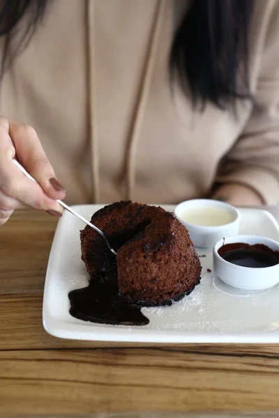Souffle Chocolate Com Sorvete — Fotografia de Stock