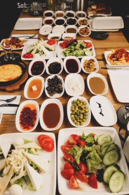 zengin ve leziz Türk Kahvaltı