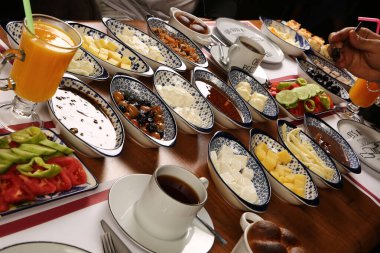 zengin ve leziz Türk Kahvaltı