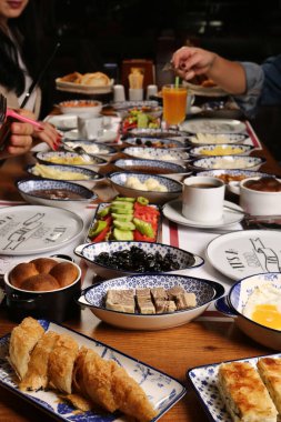 zengin ve leziz Türk Kahvaltı