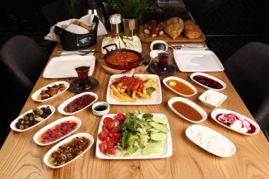 zengin ve leziz Türk Kahvaltı