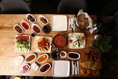 zengin ve leziz Türk Kahvaltı