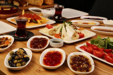 zengin ve leziz Türk Kahvaltı