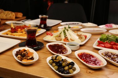 zengin ve leziz Türk Kahvaltı