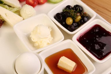 zengin ve leziz Türk Kahvaltı