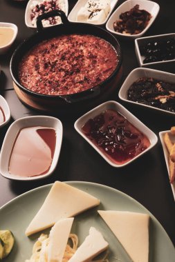 zengin ve leziz Türk Kahvaltı