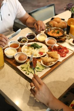 zengin ve leziz Türk Kahvaltı