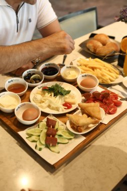 zengin ve leziz Türk Kahvaltı