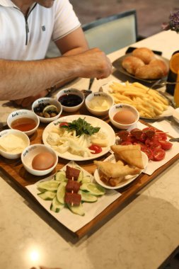zengin ve leziz Türk Kahvaltı