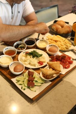 zengin ve leziz Türk Kahvaltı