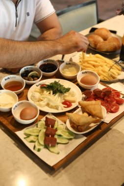 zengin ve leziz Türk Kahvaltı