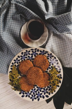 Koyu çikolata parçaları ile tanımlama