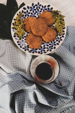 Koyu çikolata parçaları ile tanımlama