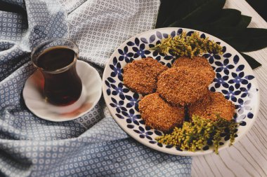 Koyu çikolata parçaları ile tanımlama