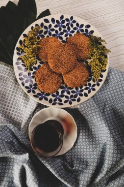 Koyu çikolata parçaları ile tanımlama