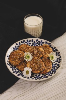 Koyu çikolata parçaları ile tanımlama