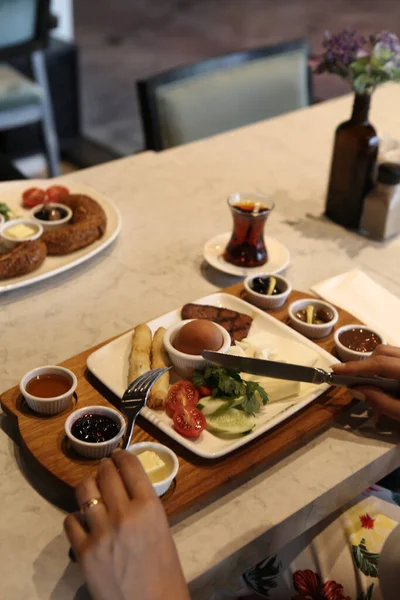 zengin ve leziz Türk Kahvaltı