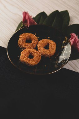 Koyu çikolata parçaları ile tanımlama