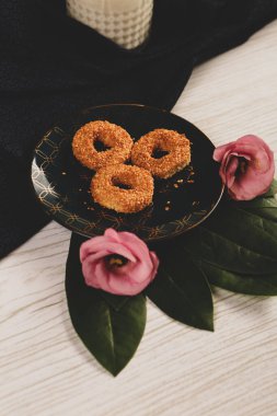 Koyu çikolata parçaları ile tanımlama