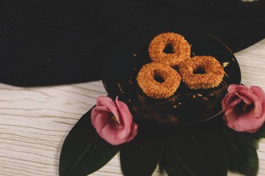 Koyu çikolata parçaları ile tanımlama