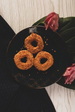 Koyu çikolata parçaları ile tanımlama