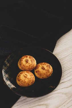 Koyu çikolata parçaları ile tanımlama