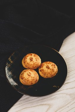 Koyu çikolata parçaları ile tanımlama