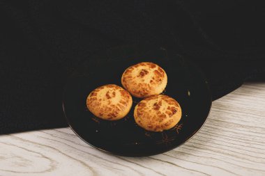 Koyu çikolata parçaları ile tanımlama