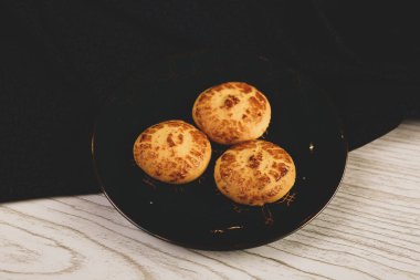 Koyu çikolata parçaları ile tanımlama