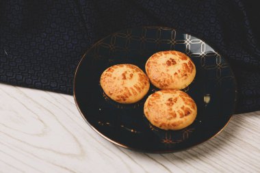 Koyu çikolata parçaları ile tanımlama