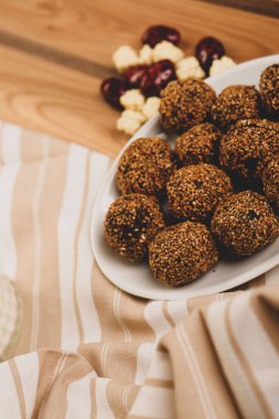 Koyu çikolata parçaları ile tanımlama