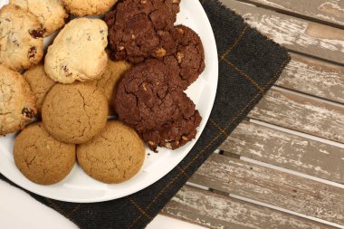 Koyu çikolata parçaları ile tanımlama