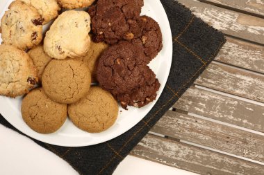 Koyu çikolata parçaları ile tanımlama