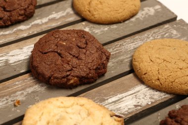 Koyu çikolata parçaları ile tanımlama