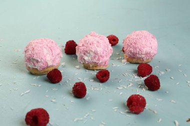 Koyu çikolata parçaları ile tanımlama