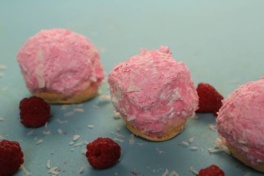 Koyu çikolata parçaları ile tanımlama