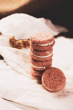 Koyu çikolata parçaları ile tanımlama