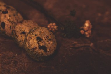 Koyu çikolata parçaları ile tanımlama